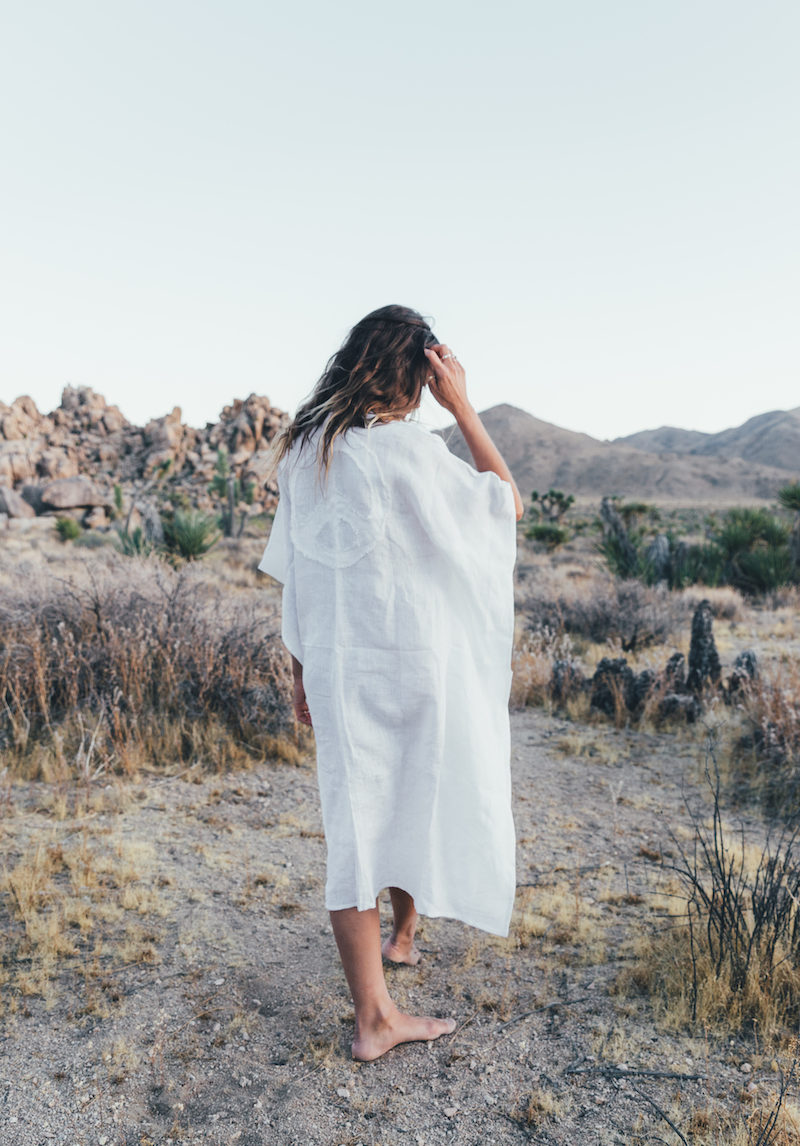 A Perfect Nomad - Let There Be Peace Kaftan, White
